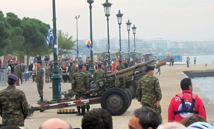 Hải quân Hy Lạp tham gia kỷ niệm năm thứ 100 của sự kiện Giải phóng thành phố Thessaloniki.